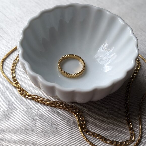 Waterproof Gold Jewelry Tarnish Free 18k Gold PVD- Meivim Ring Size 6 - Picture 2 of 11